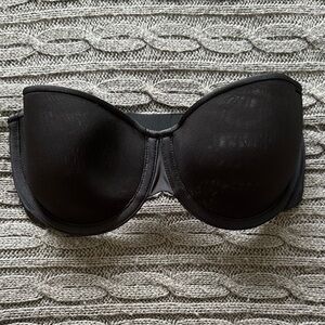 🖤 SKIMS Black Strapless Underwire Bra 32C Smooth Contour Seamless Nude Essential